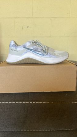 Women’s Nike MC Trainer 2 PRM SIZE 8