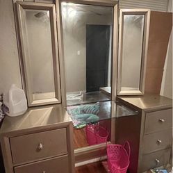 Makeup Vanity 