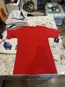 Champion T-Shirt NWT