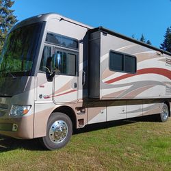 2013 Itasca SUNCRUISER 