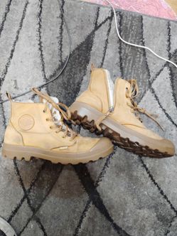 Converse shoes size 8.5
