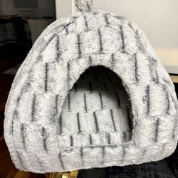 Cat or small dog bed