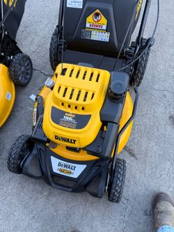 DEWALT 21 in. 196cc E-GOV Engine 3-in-1 Gas RWD Self-Propelled Lawn Mower with High Rear Wheels