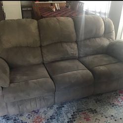 Dual Recliner Couch 