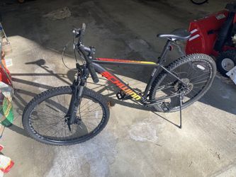 Schwinn 29” Bicycle in Black With All Terrain Mountain Tires