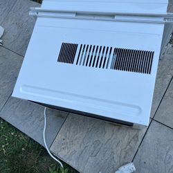 LG Air Conditioner Like New 