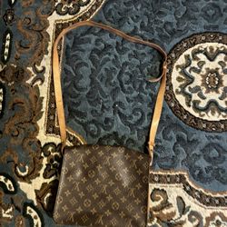 Louis Vuitton Messenger Bag