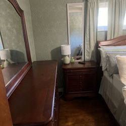 6 Piece Queen Bedroom 