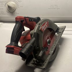 Milwaukee saw m18