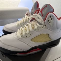 Jordan 5 Fire Red 