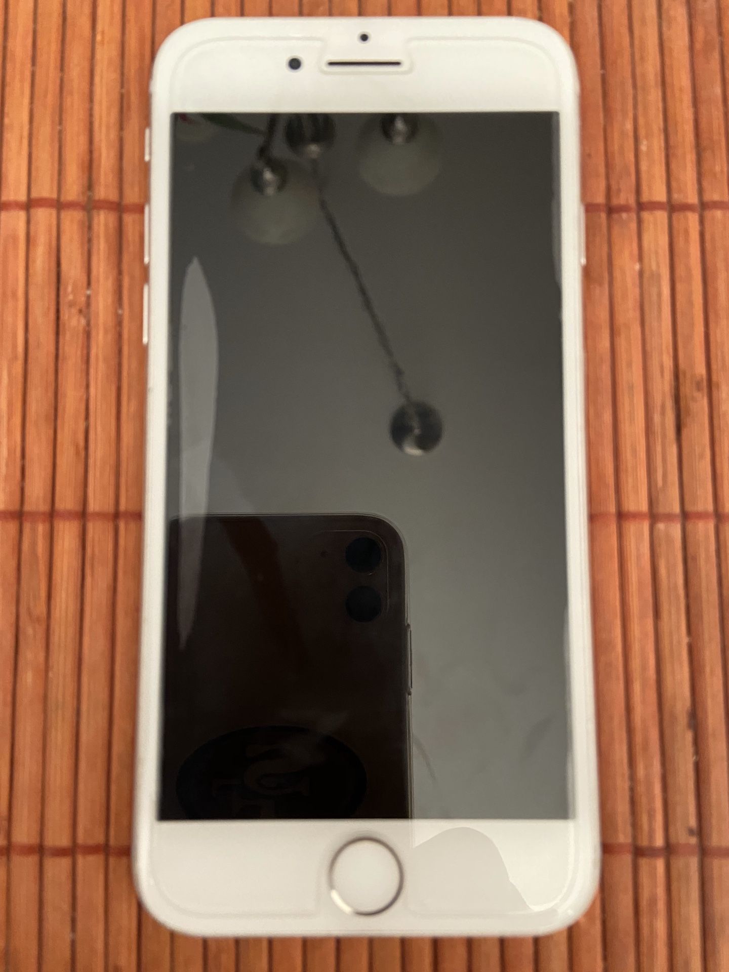 iPhone 8 Silver (Locked)