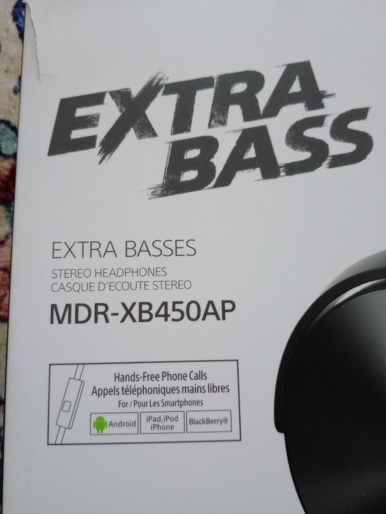 Sony Super Bass Headphones, Wired. Comes With Microphone. Extra Bass Great For Music
