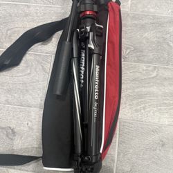 Manfrotto Befree Travel, Light Weight, Fluid Drag System Professional Video Tripod, Black (MVKBFRL-LIVEUS)