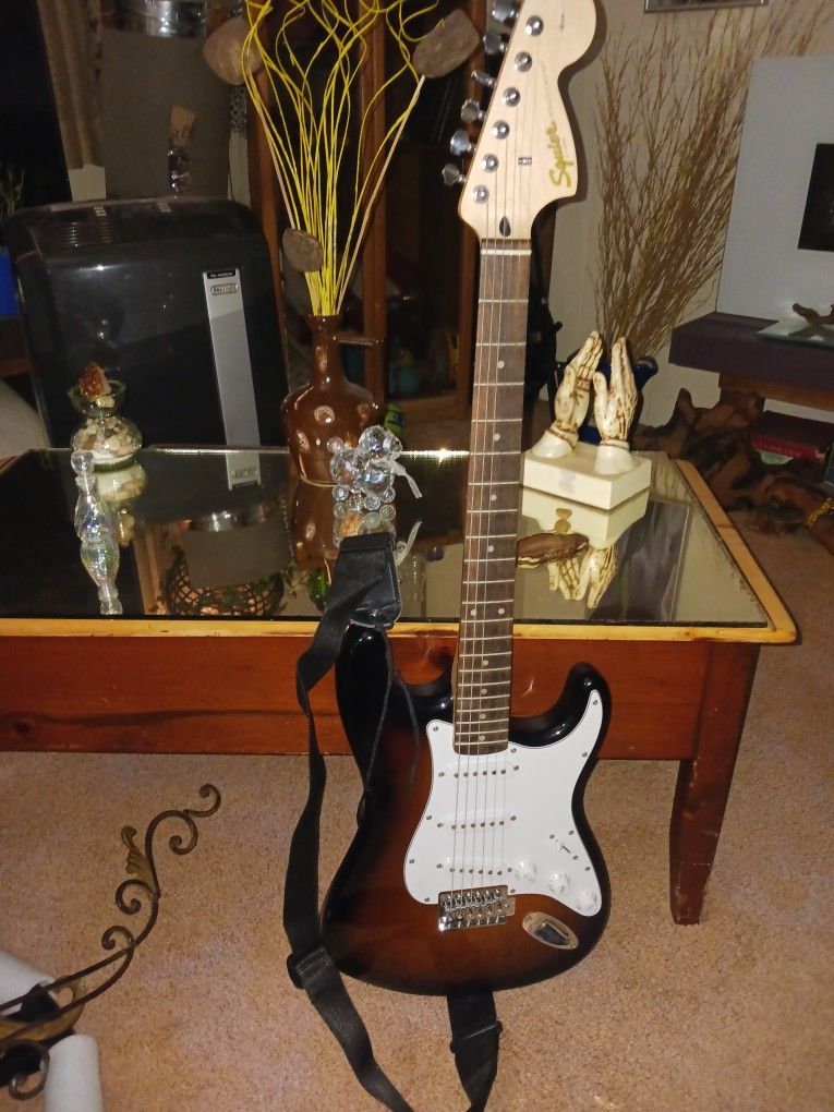 🎸 Guitar and Soft Carry-ing Case