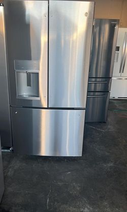 GE  33" 3-Door Stainless Steel Refrigerator Fridge
