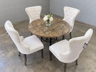 Cod NO DEPOSIT table and chairs