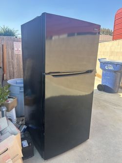 Fridge 30 In Wide Black Frigidaire 