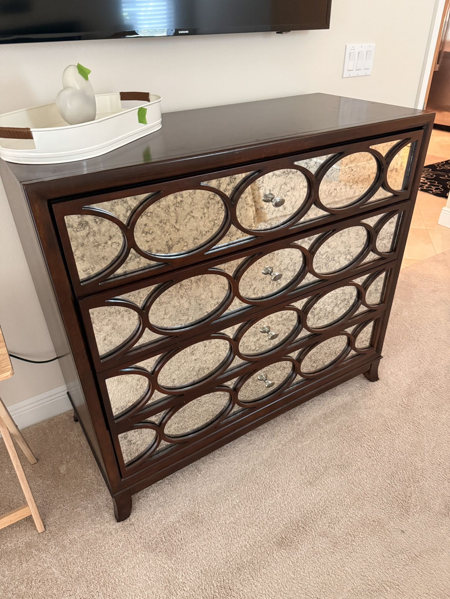 Dresser