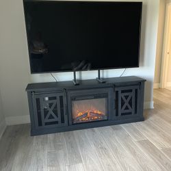 80inch smart tv with tv stand &1500 