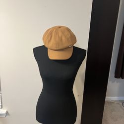 Tan hat