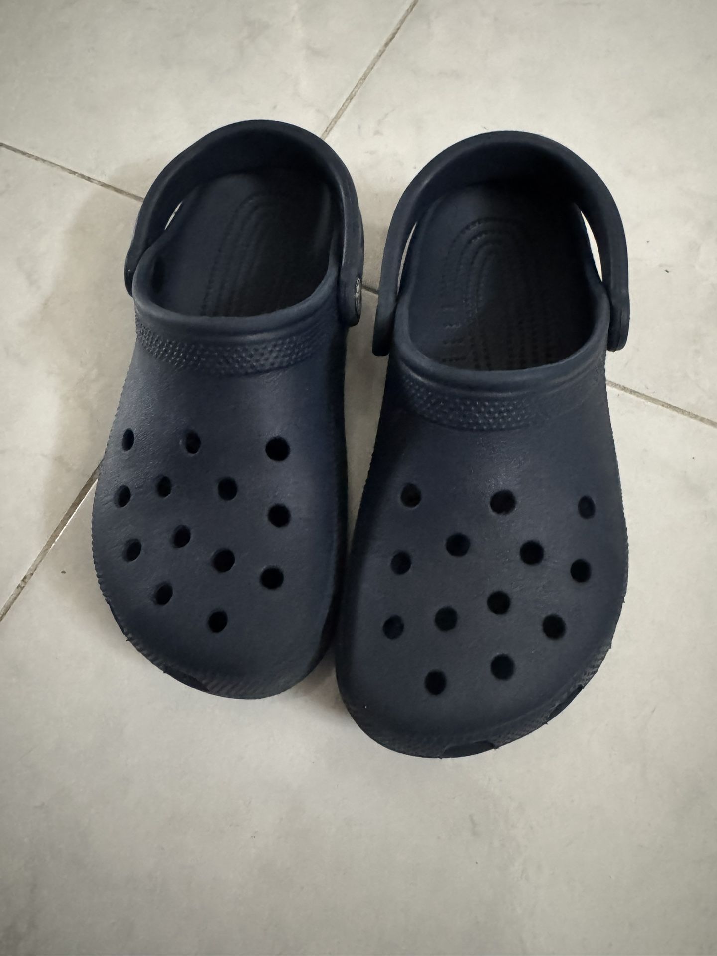 Crocs Kids’ Size J4 Navy Blue