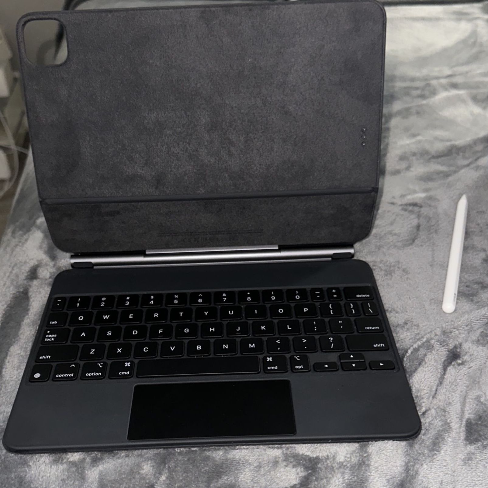 Magic Keyboard and Apple Pencil 2nd Gen Bundle