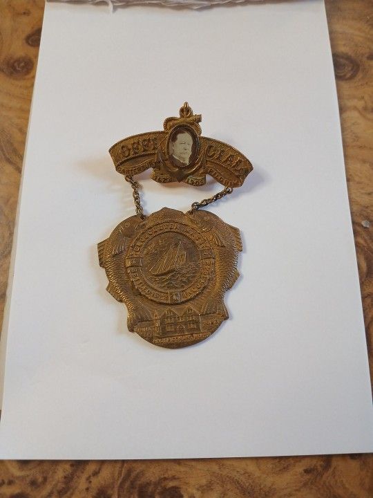 1909 BADGE
