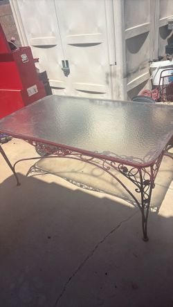 Rod iron table & 6 chairs