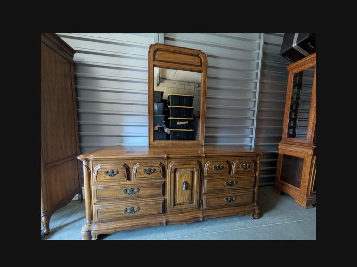 Vintage MCM Thomasville Dresser & Mirror