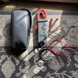 FLUKE 36 CLAMP METER