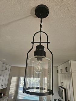 2 pendant lights