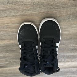 Kids Adidas High Tops - Size 5 👟🖤