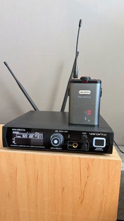 VocoPro IEM-DIGITAL Wireless In-Ear Monitor System Complete