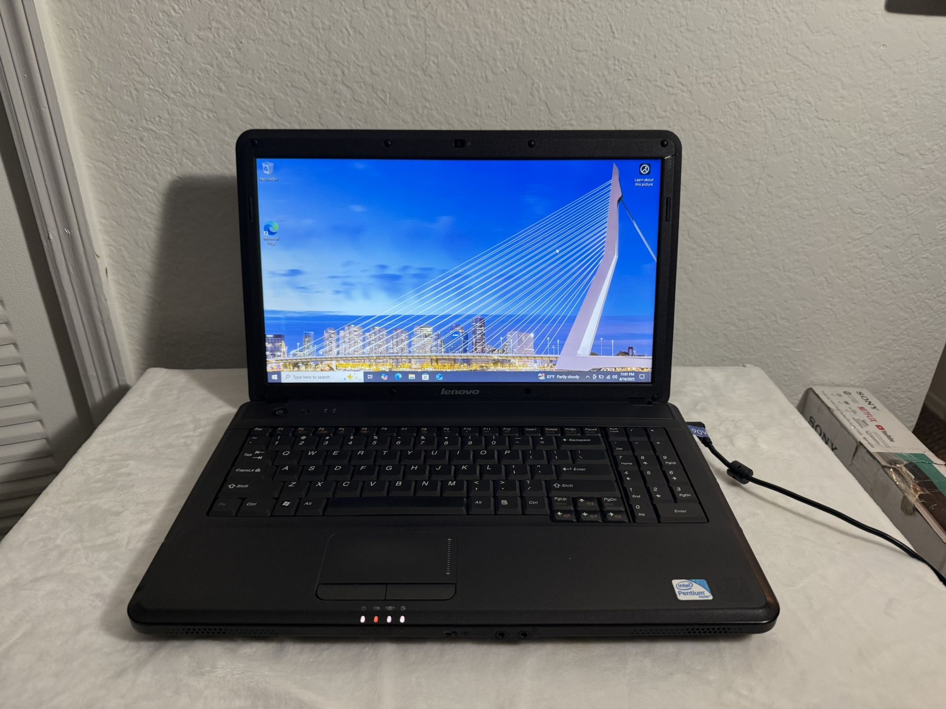 Lenovo laptop 15.6” windows 10Pro 500GB 6 GB Ram $70 firm