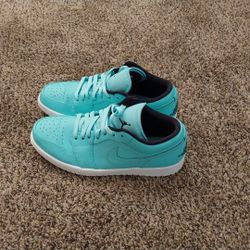 Airjordan1s Hyper Turquoise 