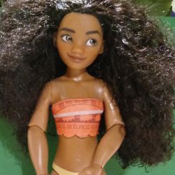Disney Store Moana doll