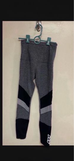 CA. LORNA JANE YOGA PANTS. SMALL. WORN FEW TIMES.