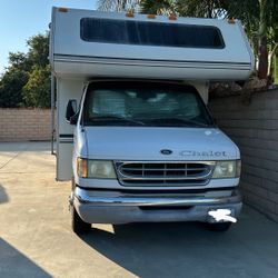 2003 ford chalet winniebago (NEGOTIABLE)