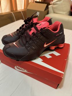 NIKE SHOX NEW IN BOX SIZE 9 WOMEN