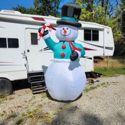 GEMMY AIRBLOWN INFLATABLE GIANT 12' LIGHT UP CANDY CANE SNOWMAN
