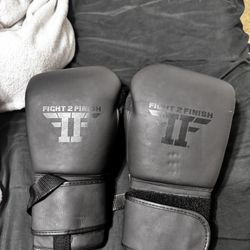 Boxing gloves 