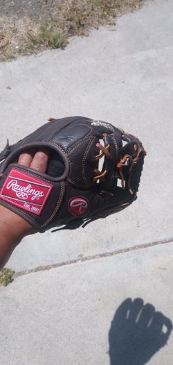 Rawlings Baseball Glove
