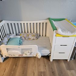 Toddler Crib With Changing Table And Drawers
