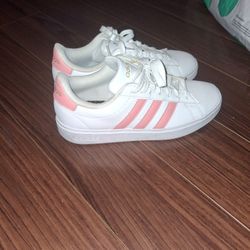 Adidas Women's Size 9 Work Once