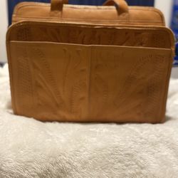 Soft Leather Laptop/briefcase Bag. Multiple Pockets And Padded Section For Laptop. 