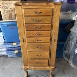 Jewelry chest 