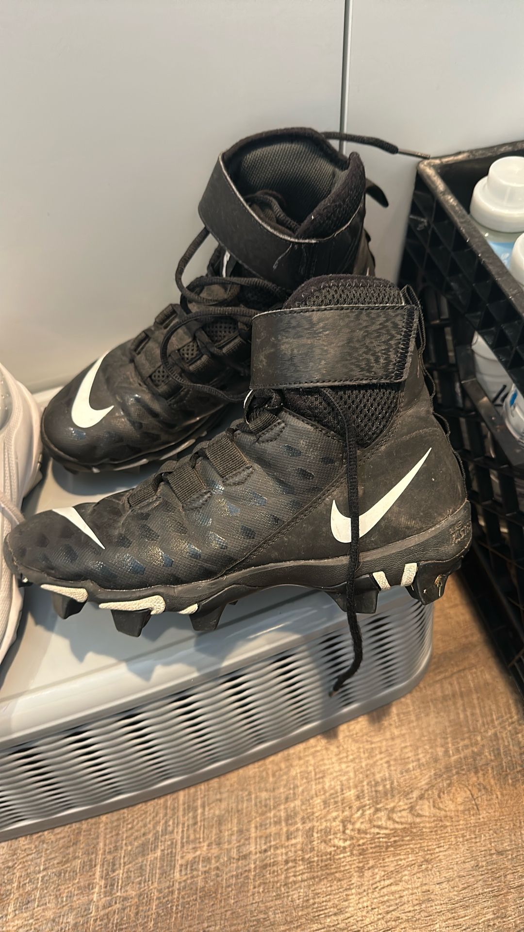 Nike Alpha football cleats size 7
