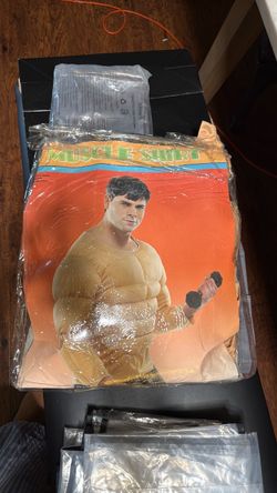 Muscle shirt costume