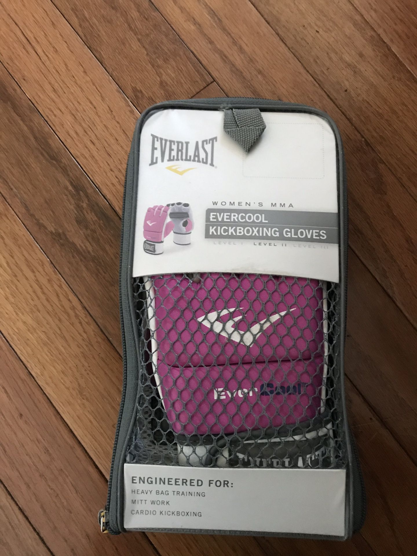 Everlast Evercool Women’s Kickboxing Gloves