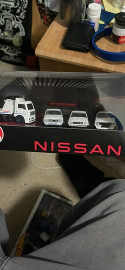 Hot wheels Premium Fleet Nissan Set